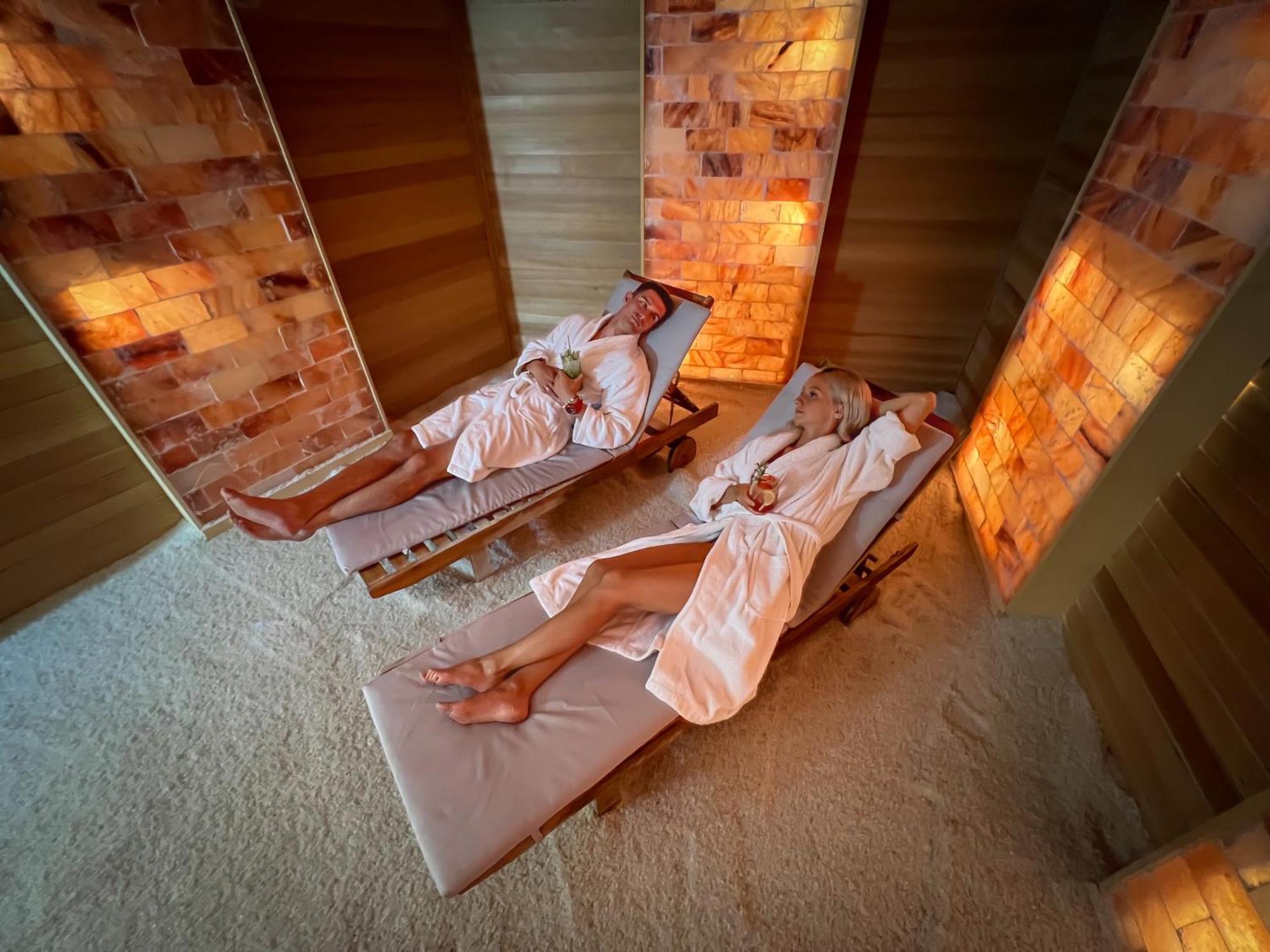 Notera Hotel Spa Хажуковы Экстерьер фото